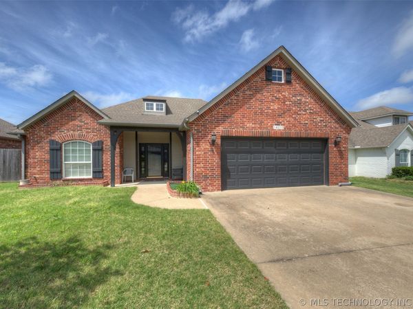 14210 S Toledo Avenue , Bixby, OK 74008