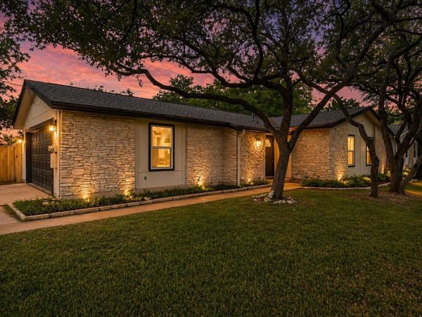 710 Ruby Isle DR, Leander, TX 78641