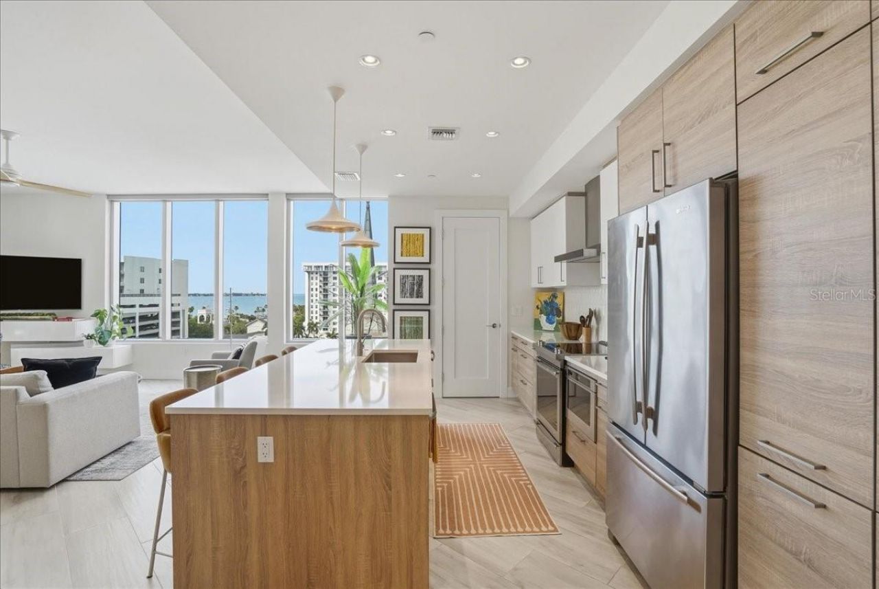 111 S Pineapple Avenue, Unit 714, Sarasota, FL 34236 Photo