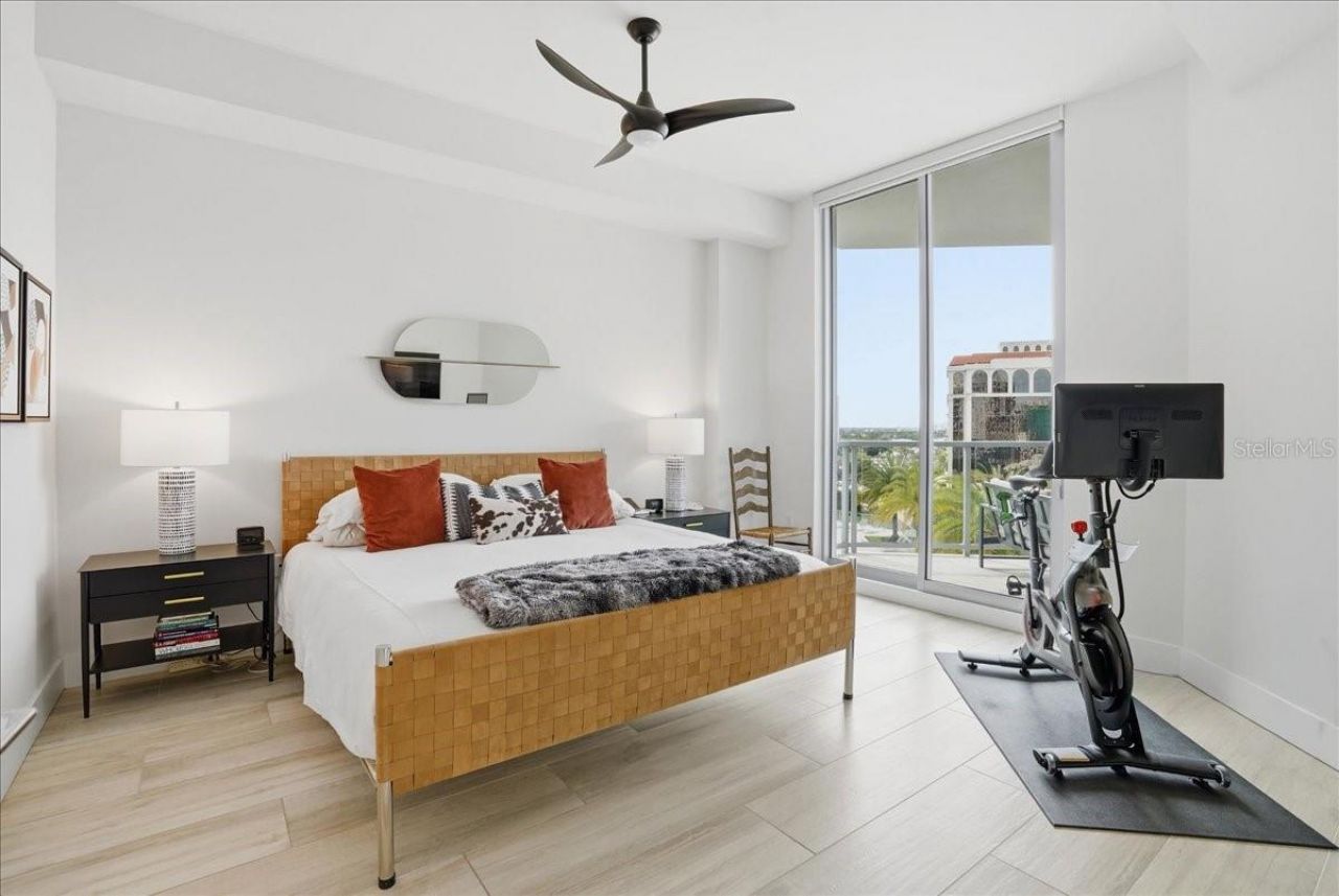 111 S Pineapple Avenue, Unit 714, Sarasota, FL 34236 Photo