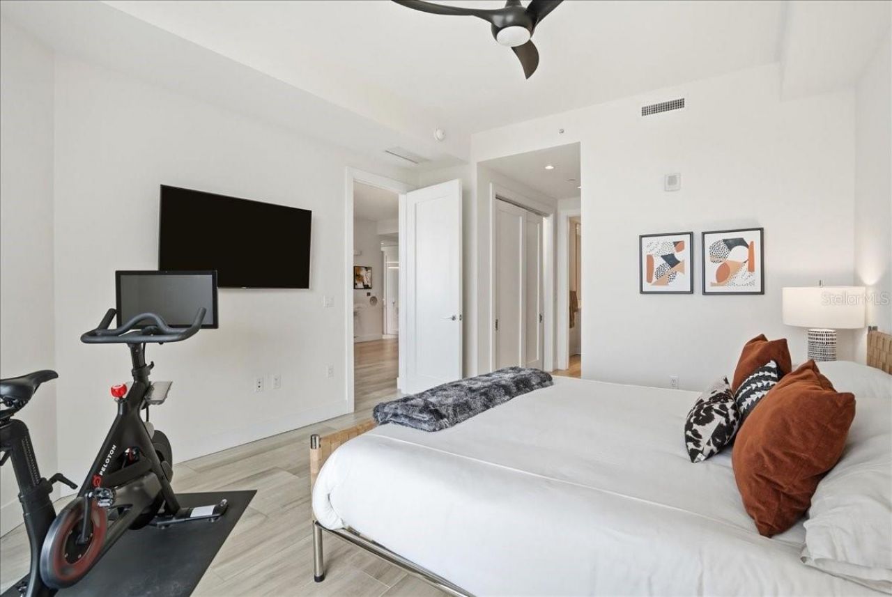 111 S Pineapple Avenue, Unit 714, Sarasota, FL 34236 Photo