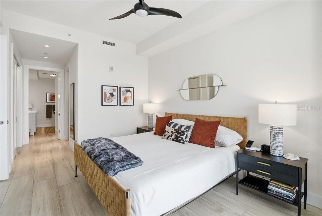 111 S Pineapple Avenue, Unit 714, Sarasota, FL 34236 Photo