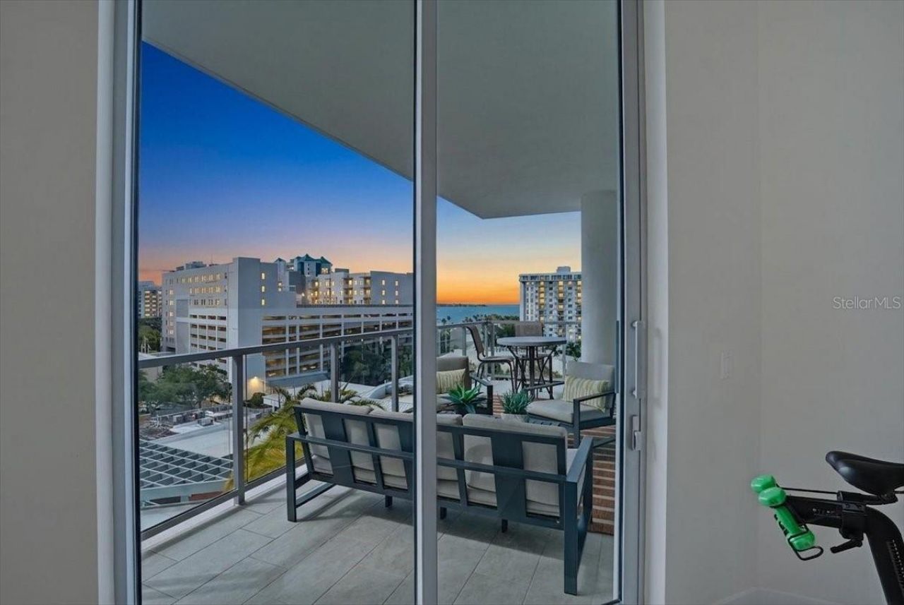 111 S Pineapple Avenue, Unit 714, Sarasota, FL 34236 Photo