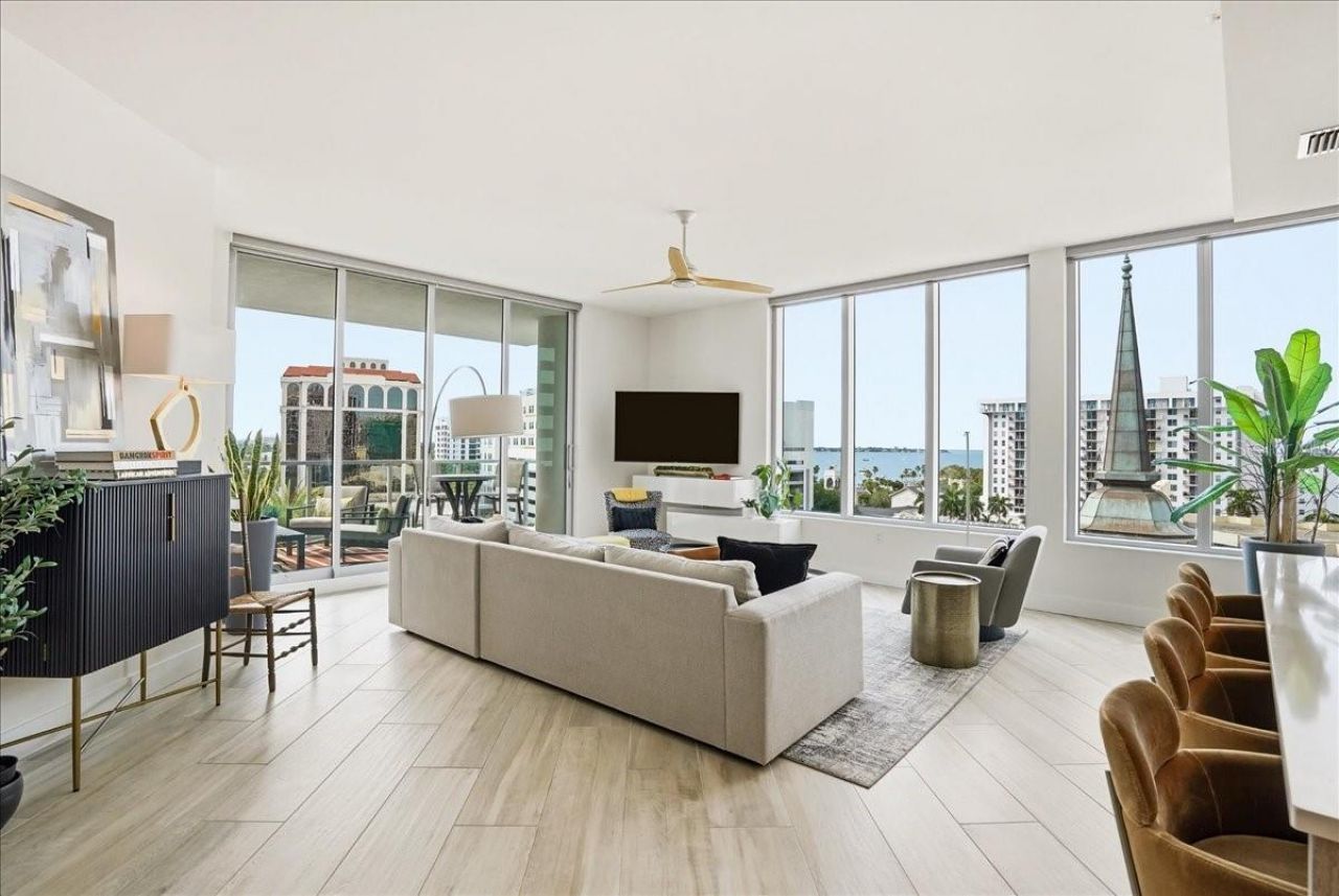 111 S Pineapple Avenue, Unit 714, Sarasota, FL 34236 Photo