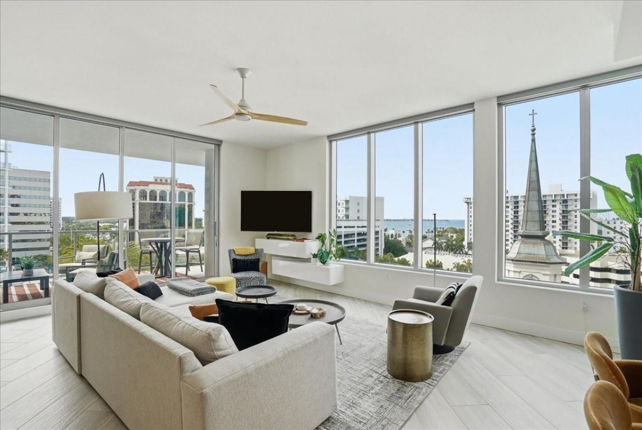 111 S Pineapple Avenue, Unit 714, Sarasota, FL 34236 Photo