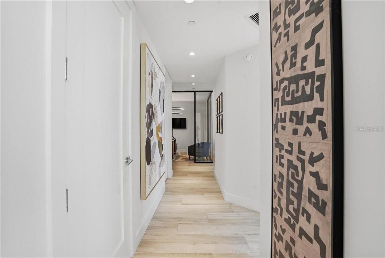111 S Pineapple Avenue, Unit 714, Sarasota, FL 34236 Photo