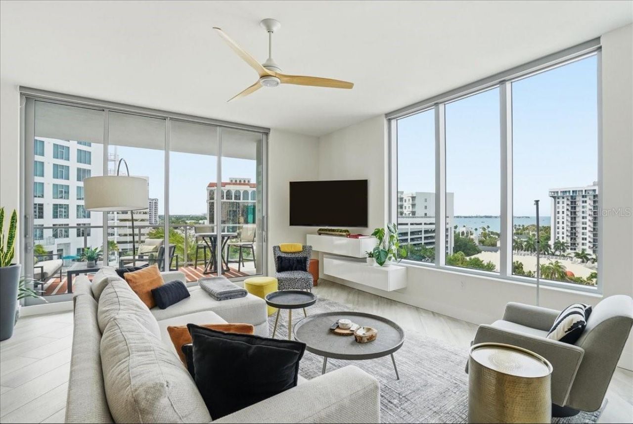 111 S Pineapple Avenue, Unit 714, Sarasota, FL 34236 Photo