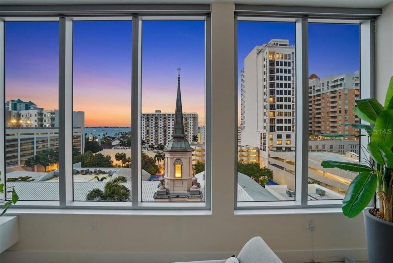 111 S Pineapple Avenue, Unit 714, Sarasota, FL 34236 Photo