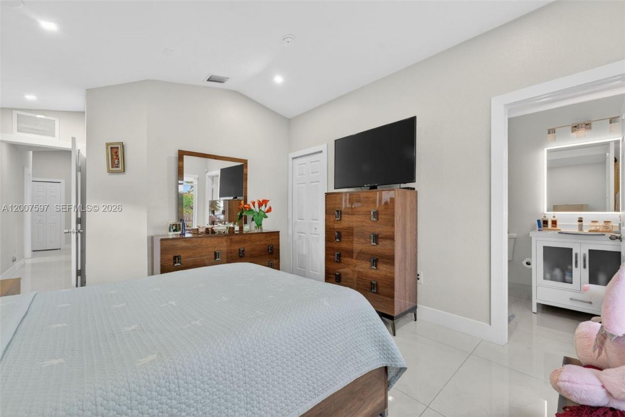 19533 SW 130th Ave, Miami, FL 33177 Photo