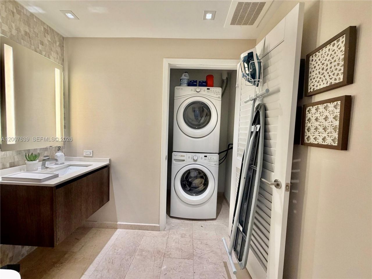 88 SW 7th St , Unit 1109, Miami, FL 33130 Photo