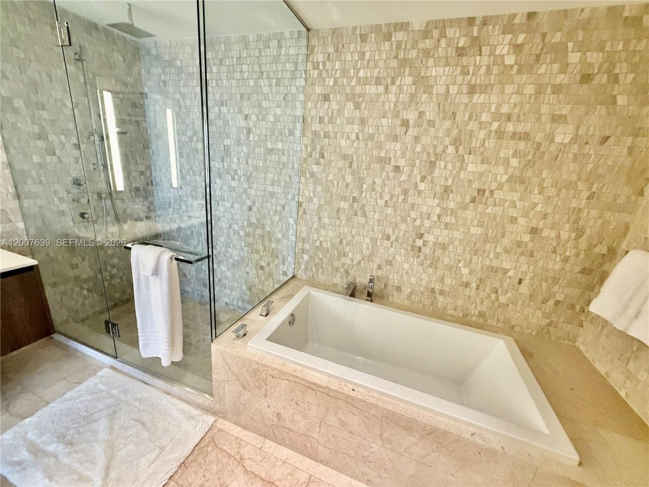 88 SW 7th St , Unit 1109, Miami, FL 33130 Photo