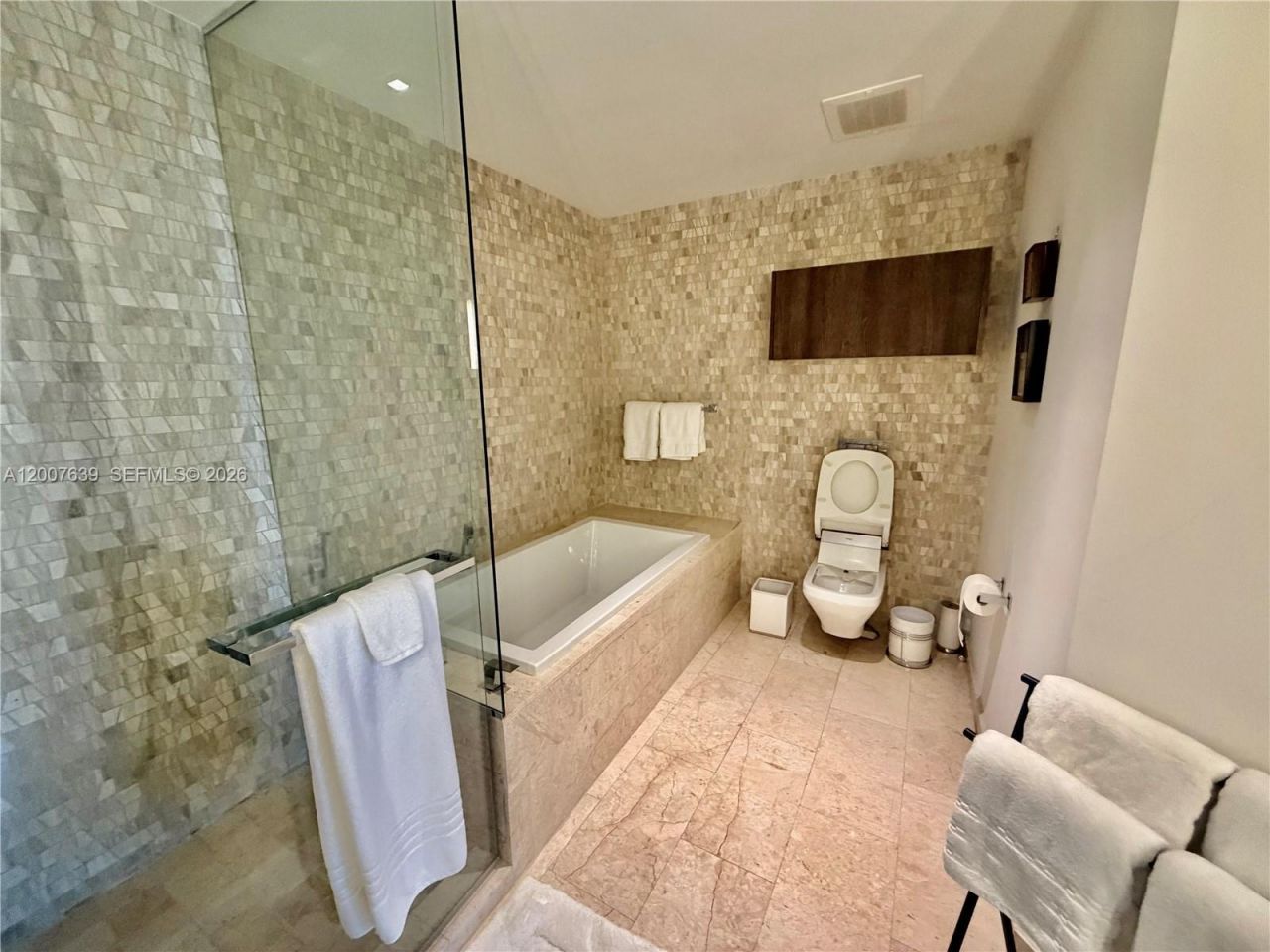 88 SW 7th St , Unit 1109, Miami, FL 33130 Photo