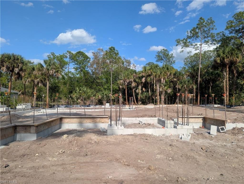 430 7th St Sw, Naples, FL 34117 Photo