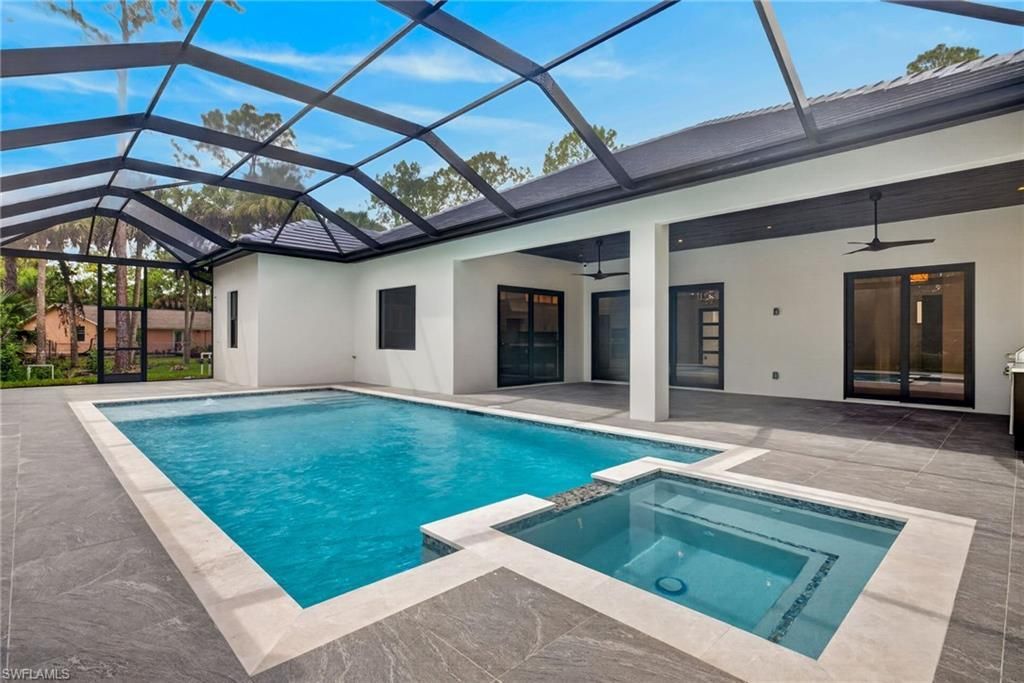 430 7th St Sw, Naples, FL 34117 Photo