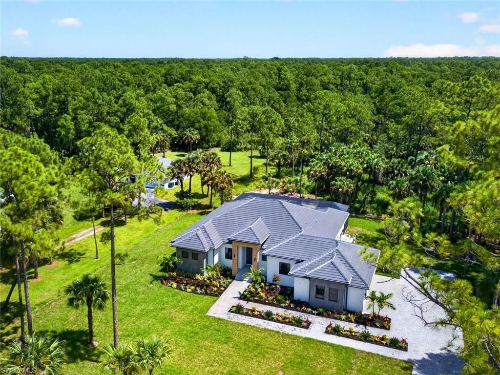 430 7th St Sw, Naples, FL 34117 Photo