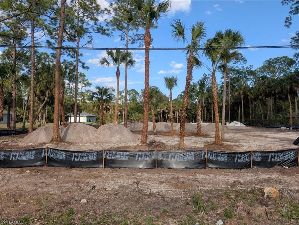 430 7th St Sw, Naples, FL 34117 Photo