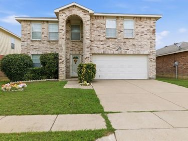 9104 Cheswick Drive, Fort Worth, TX 76123