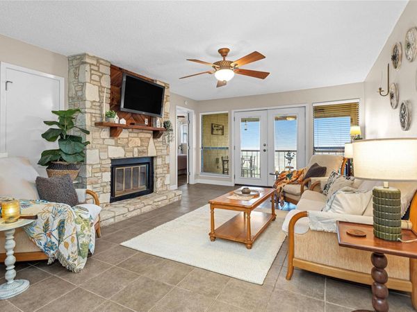 1226 Cougar DR, Unit 15, Canyon Lake, TX 78133