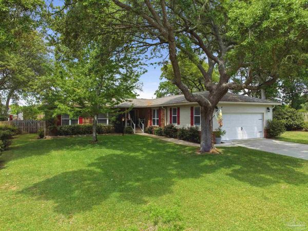 22 Dogwood Dr, Shalimar, FL 32579