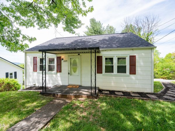 2209 Locust Street, Kingsport, TN 37664