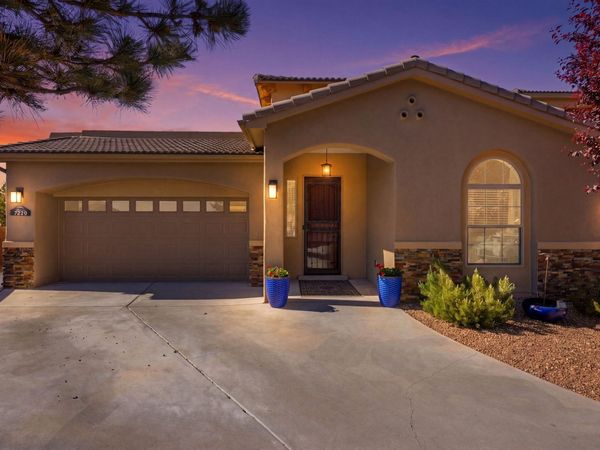 7200 Valle Jardin Lane NW, Albuquerque, NM 87114