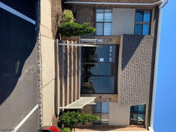 414 Sharon Ct, Woodbridge, NJ 07095