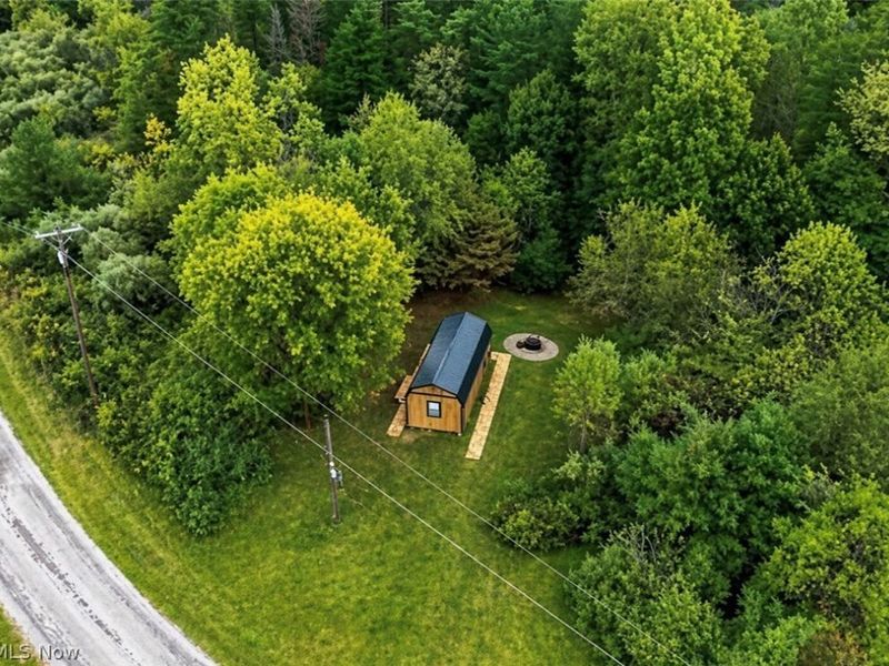 230 Thunder Rd SW, Magnolia, OH 44643 Photo 1