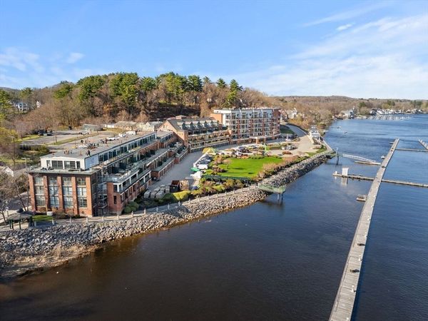 60 Merrimac St, Unit 109, Amesbury, MA 01913