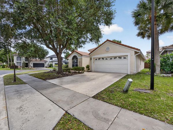 10870 Old Bridgeport Lane, Boca Raton, FL 33498