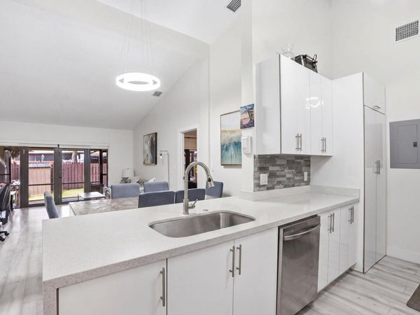 3414 Freedom Drive, Hollywood, FL 33021