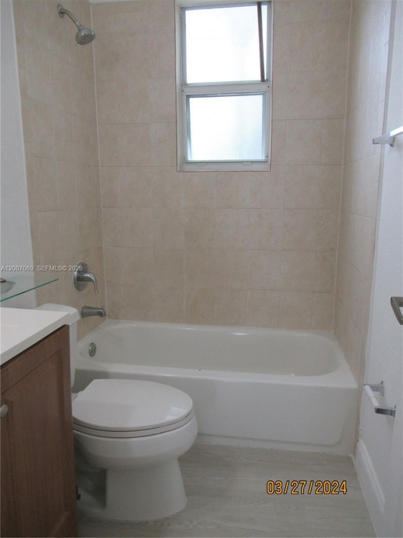 4245 SW 7th St , Miami, FL 33134 Photo