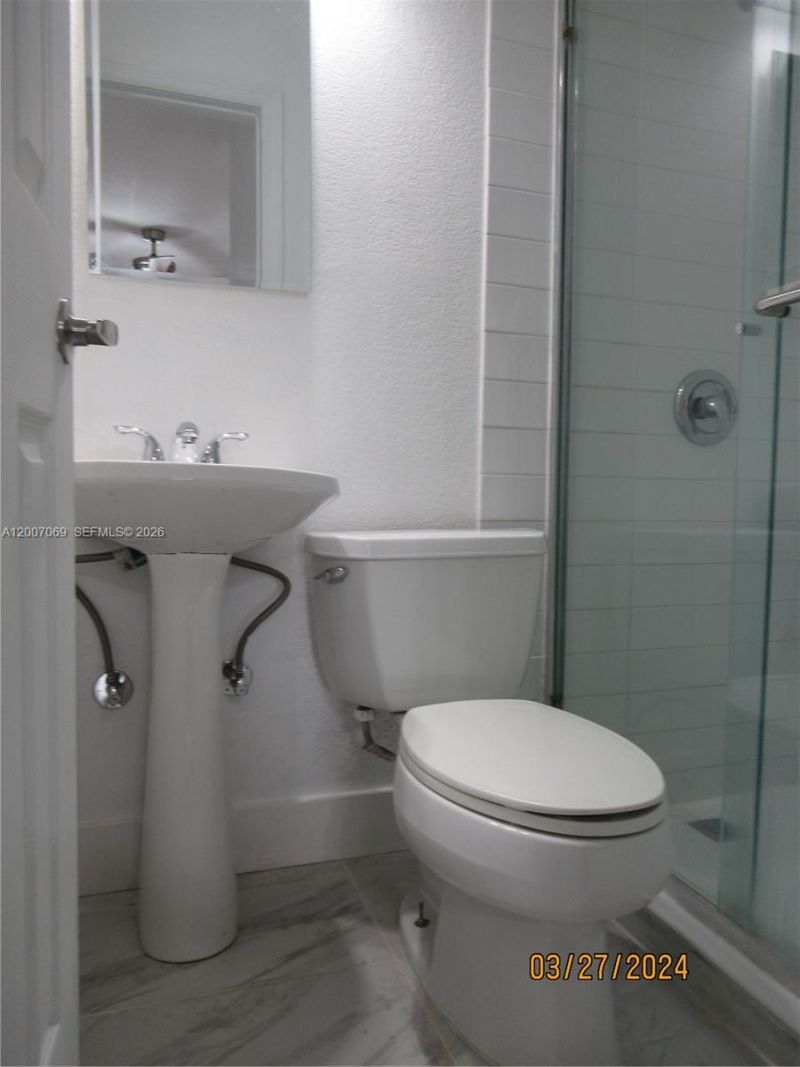 4245 SW 7th St , Miami, FL 33134 Photo