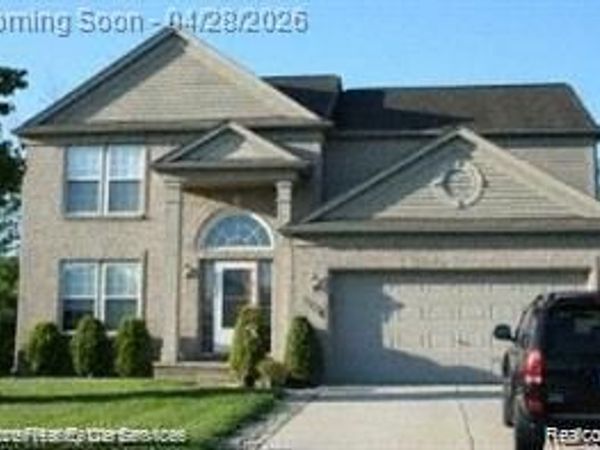47205 Fairlawn Court, CANTON, MI 48188