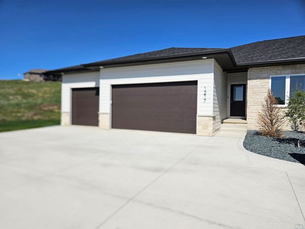 1217 Blackhawk Court, Hinton, IA 51024