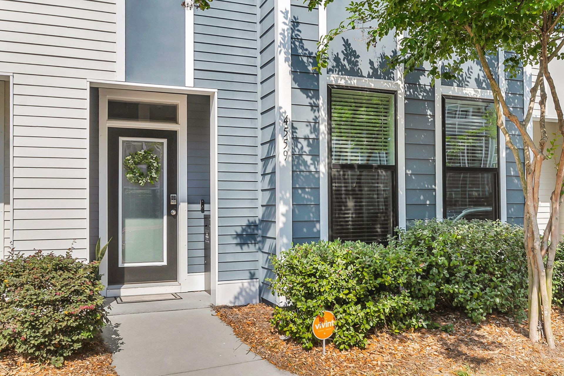 4559 Mixson Avenue Photo 2