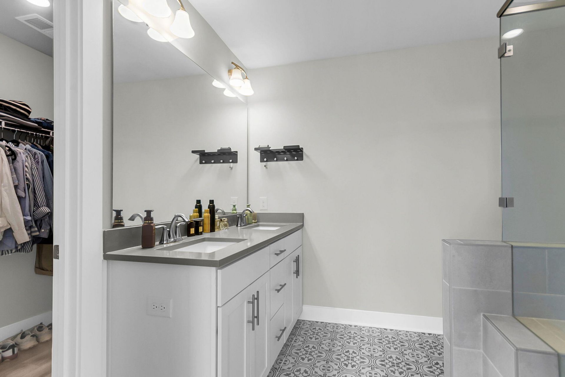 4559 Mixson Avenue Photo 22