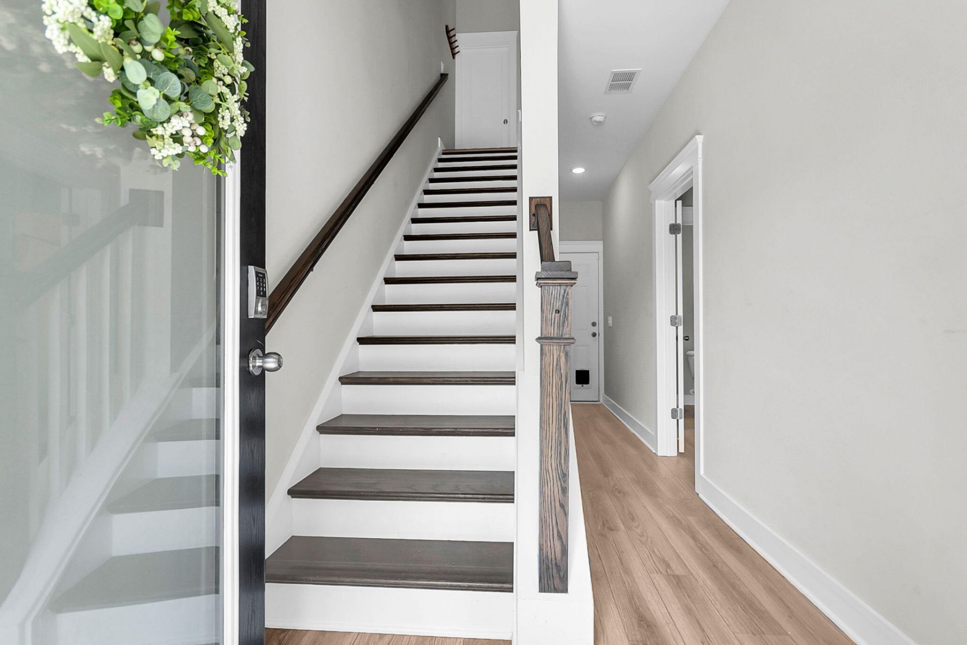 4559 Mixson Avenue Photo 4