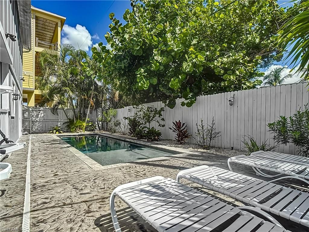 170 Pearl St, Fort Myers Beach, FL 33931 Photo