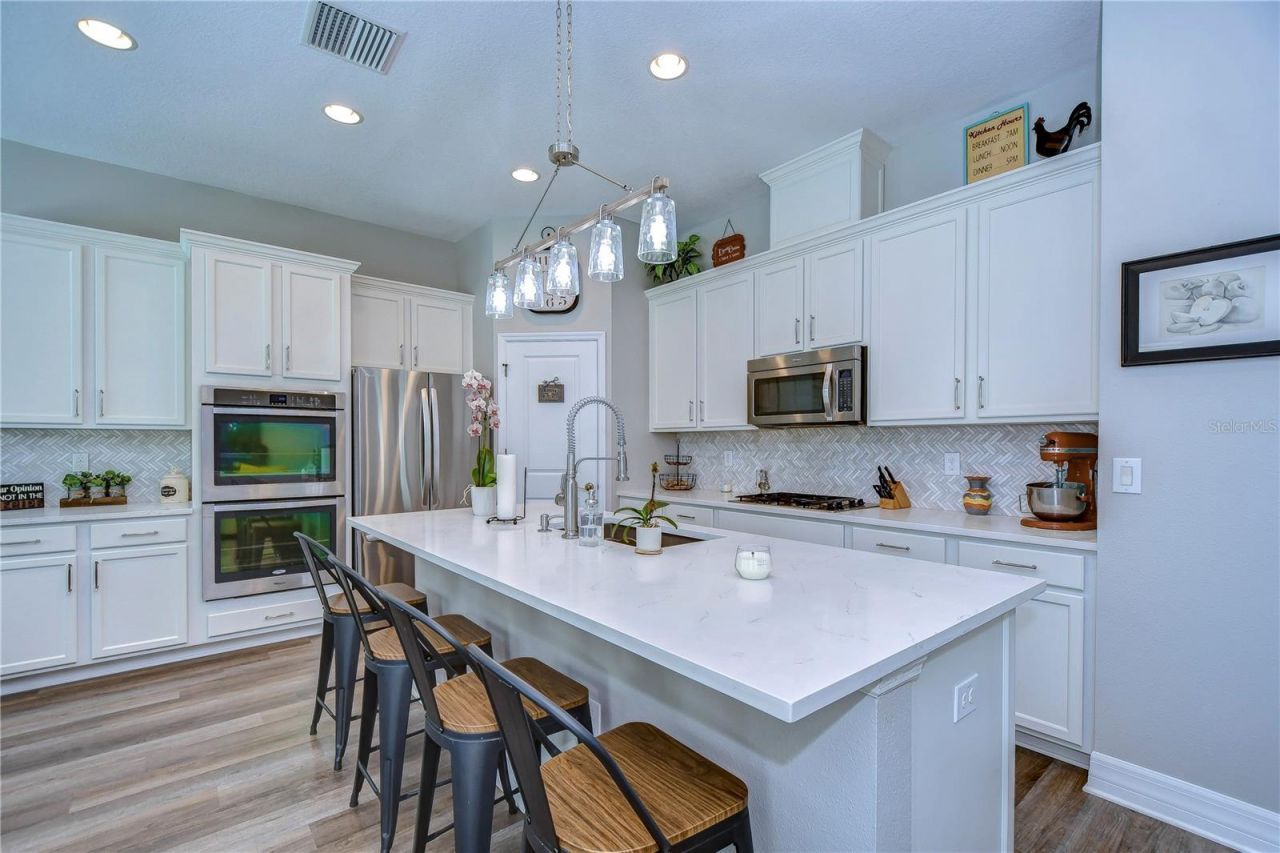 2614 Milford Berry Lane, Tampa, FL 33618 Photo