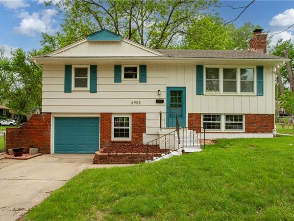 6905 E 136 Street, Grandview, MO 64030