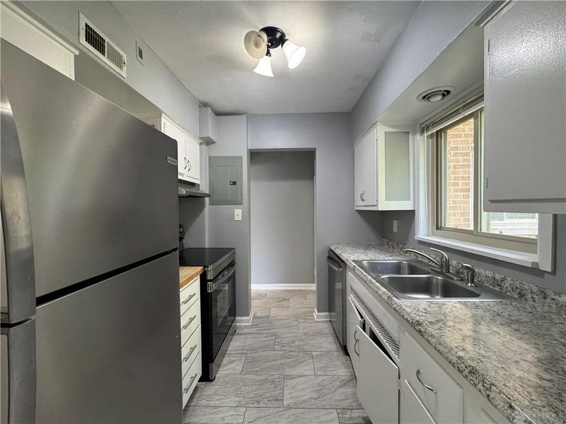 2358 S Patterson Boulevard, Unit 6, Kettering, OH 45409 Photo 5