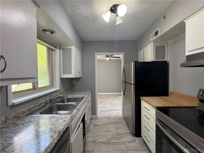 2358 S Patterson Boulevard, Unit 6, Kettering, OH 45409 Photo 6