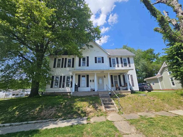 900 E Cherry Street, Petersburg, IN 47567