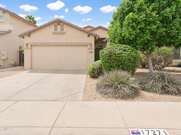 17271 W SMOKEY Drive, Surprise, AZ 85388