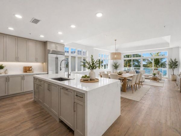 180 Lake Drive, Unit 2204, Palm Beach Shores, FL 33404