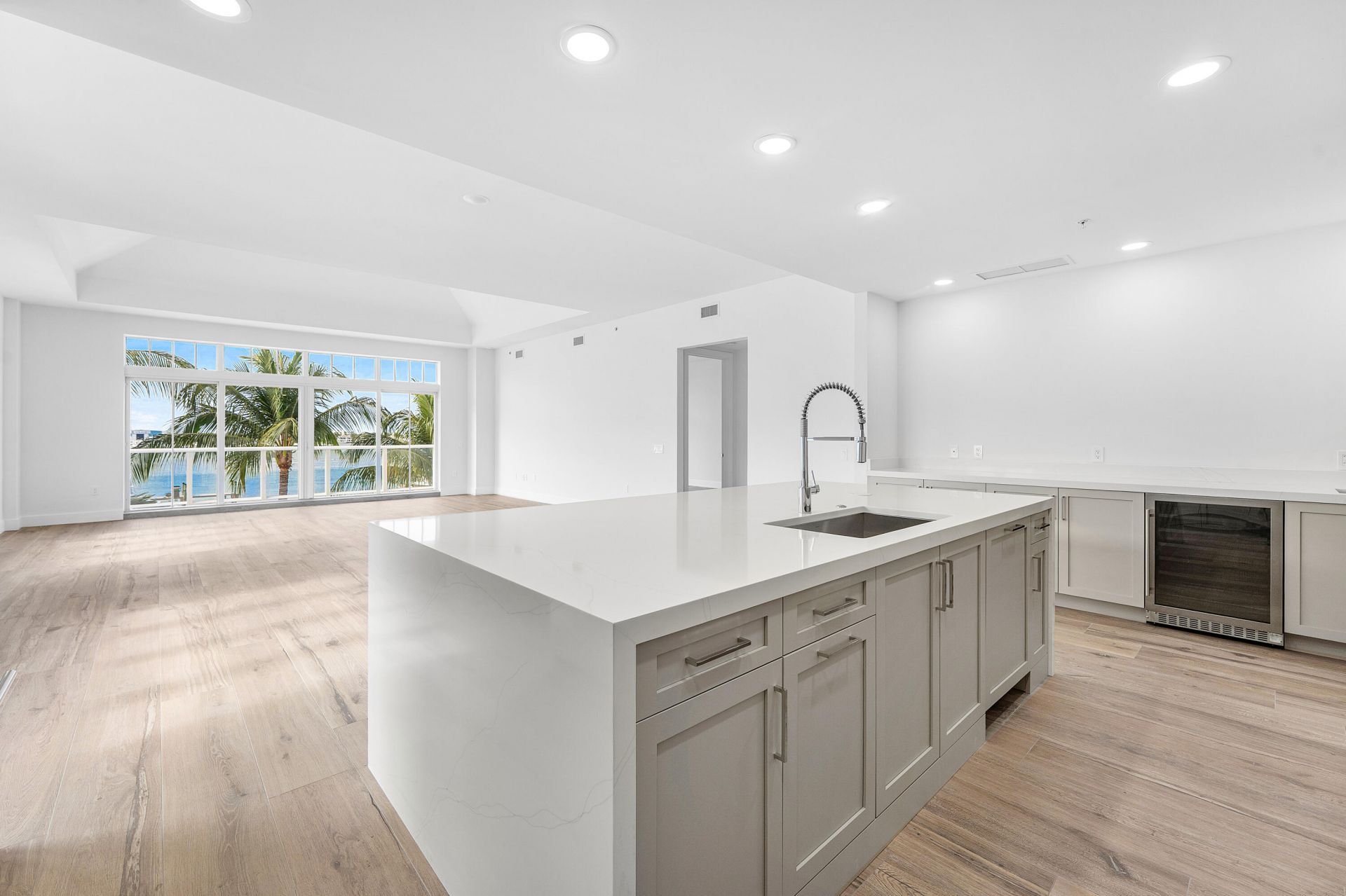 180 Lake Drive, Unit 2204, Palm Beach Shores, FL 33404 Photo