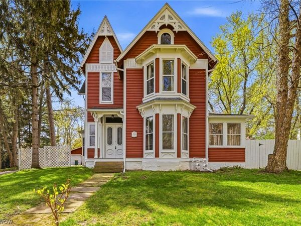 214 N Hambden Street , Chardon, OH 44024