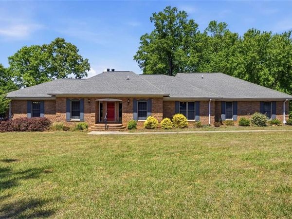 111 Bear Creek Trail , Hampton, GA 30228