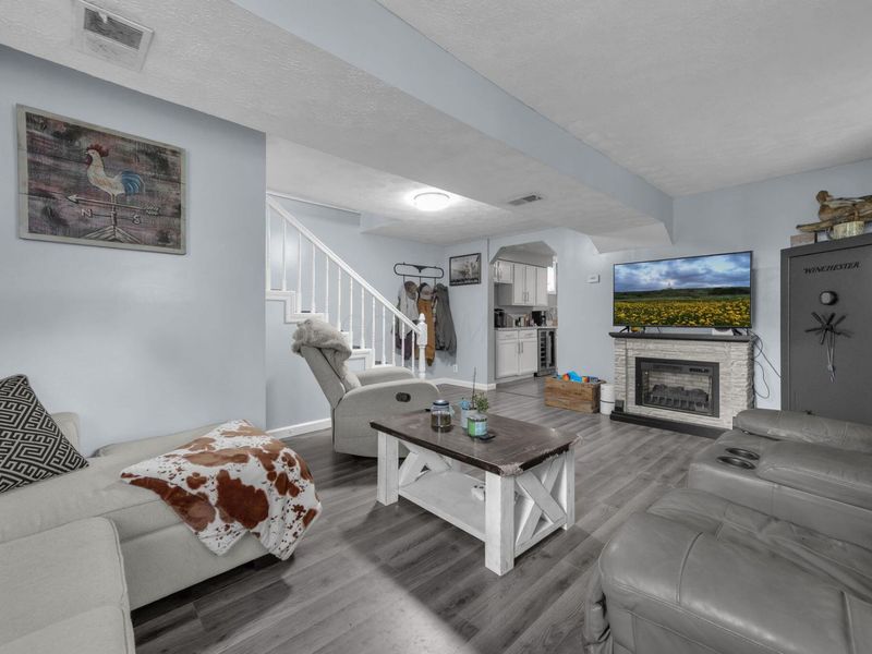19419 Dawson Street, Adelphi, OH 43101 Photo 8