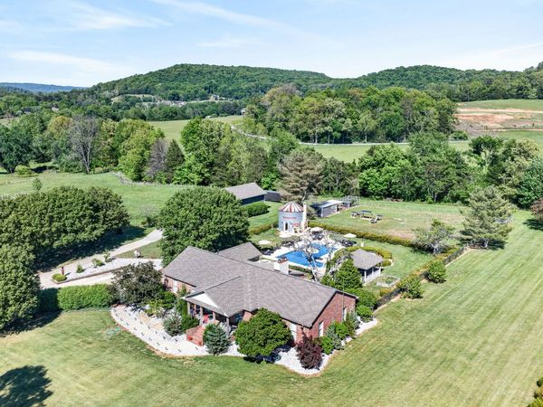 2235 Hidden Cove Rd , Cookeville, TN 38506